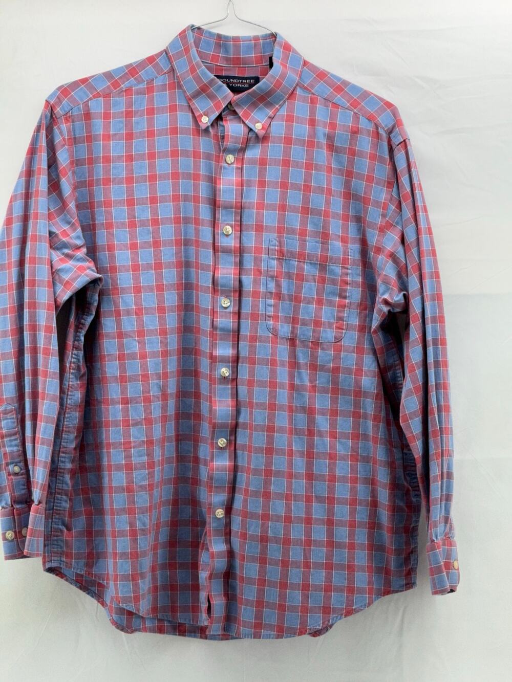 Roundtree & yorke size L red and blue plaid button up